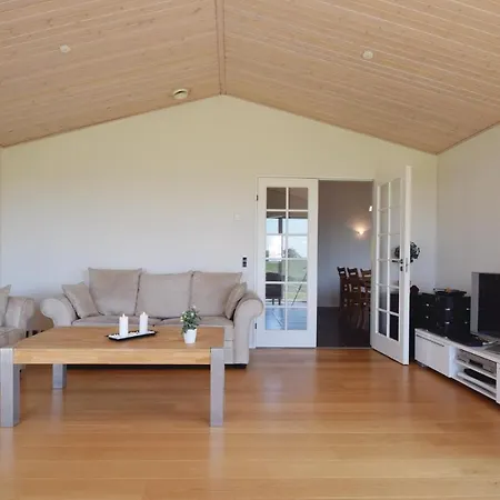 Four-bedroom Holiday In Tranekar Semesterbostad