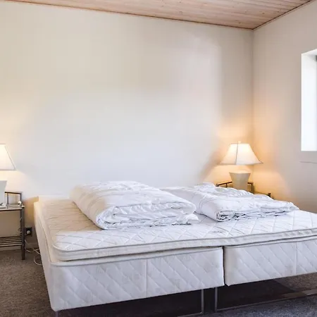 Four-bedroom Holiday In Tranekar *